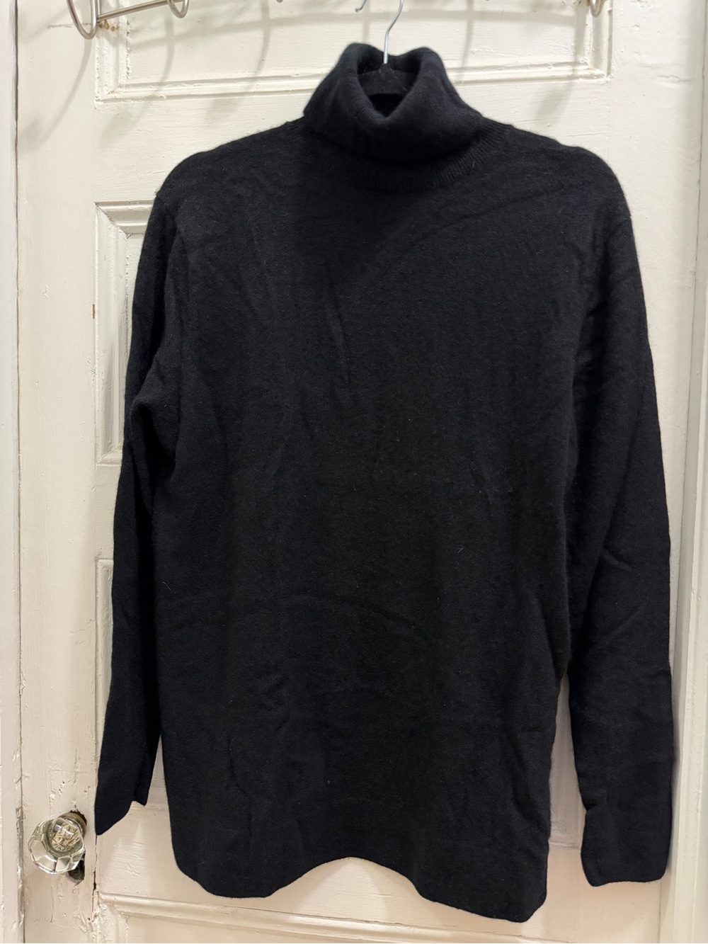 Neiman Marcus 100% Cashmere Black Turtleneck Sweater